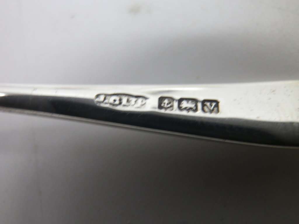 Hallmarked Sterling Silver Boxed Cruet set. Birmingham, 1956 Joseph Gloster Ltd. Superb