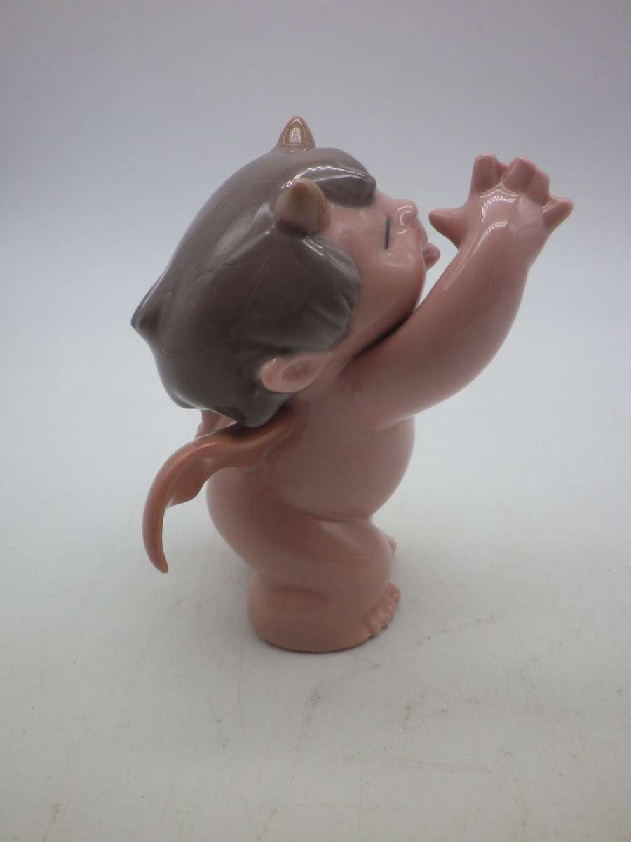 ADORABLE CHEEKY CHERUB ANGEL CERAMIC ORNAMENT NAO SPAIN Daisa 2003   7x6cm