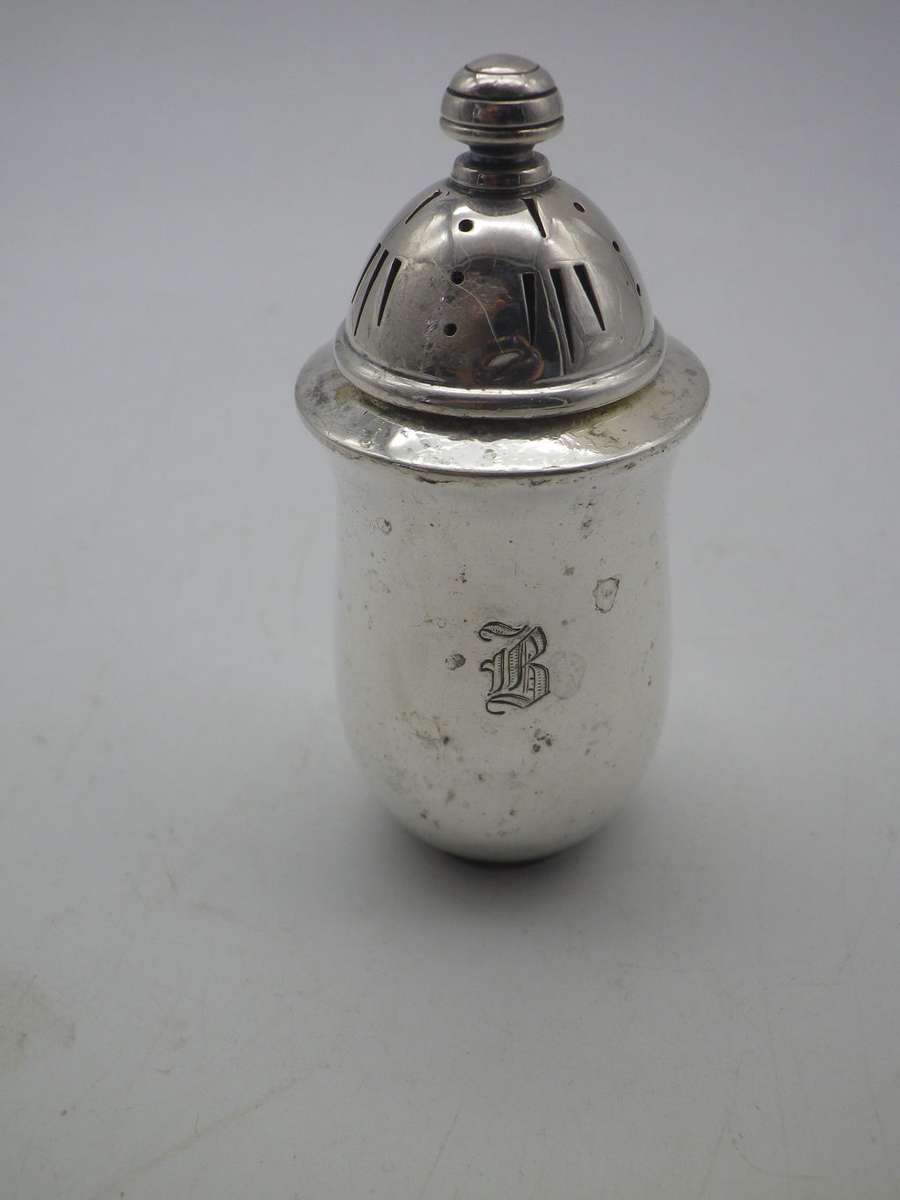 Hallmarked Silver Pepper Shaker. Birmingham 1945 38.2g 3.5x7.5cm