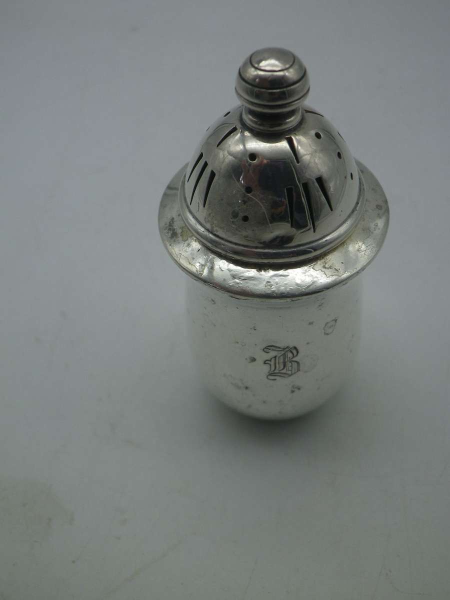 Hallmarked Silver Pepper Shaker. Birmingham 1945 38.2g 3.5x7.5cm