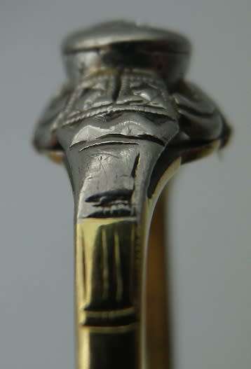 Edwardian c1910 9ct Yellow & White gold ring, with 0.15 diamond .2 g Size: 0