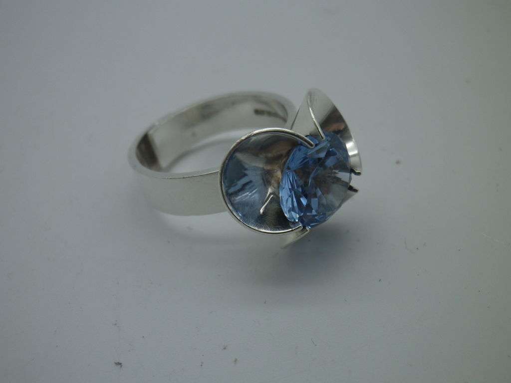 FOR ISABEL ONLY PLEASE!  ELIS KAUPPI, Finland Sterling Silver & Topaz adjustable ring. 6.4g