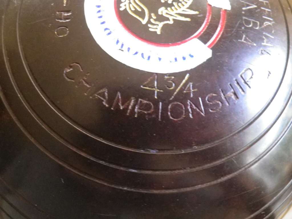 Boxed set of 4 Vintage HENSELITE Championship  Size 4 3/4 Sure Grip Bowls. SA Model