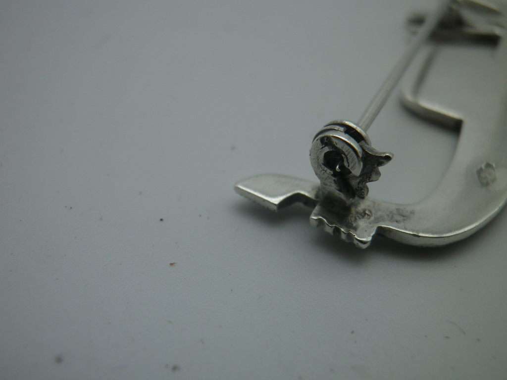 Sterling Silver & Marcasite Vintage GONDOLA brooch. 5cm long 5g