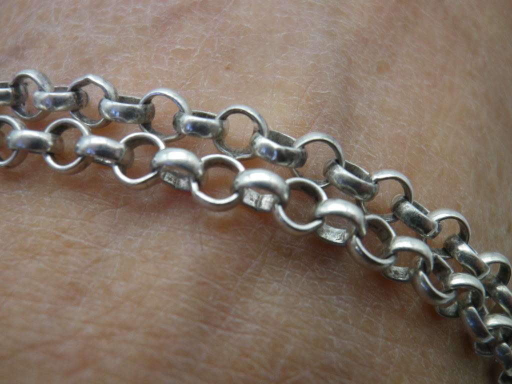 Vintage Steling silver Link chain necklace  of Round 2mm rings. 55cm long 12g