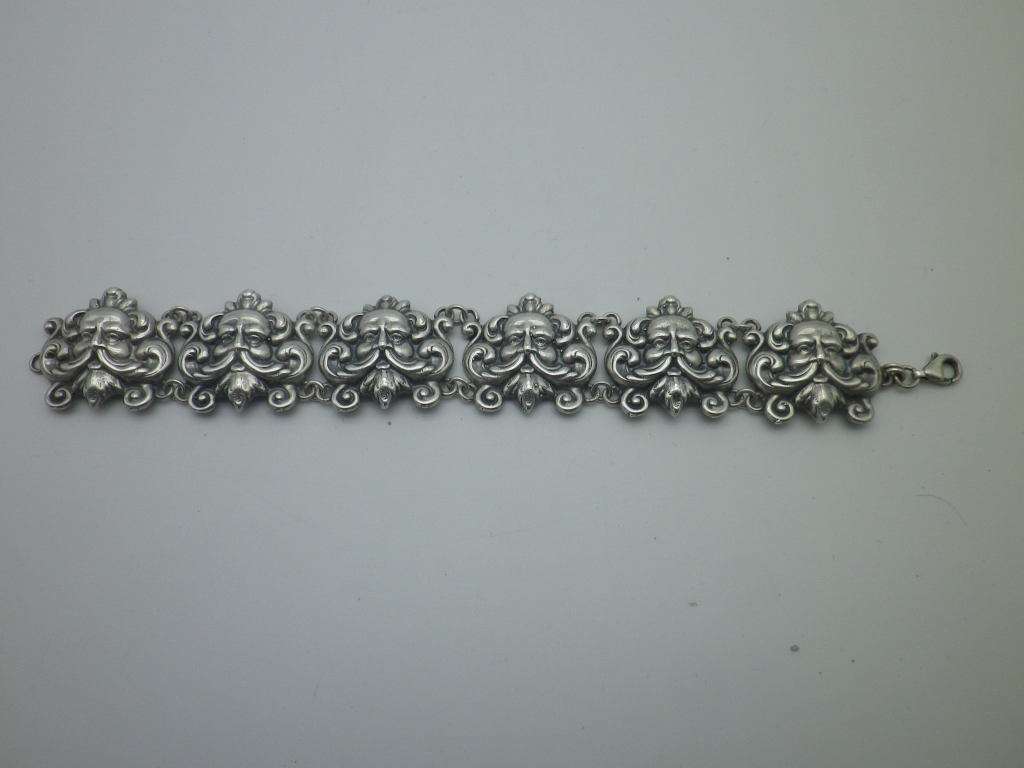 Unusual FIGURAL Vintage Sterling silver Bracelet. Zeus? Poseidon? 8cm long 27g