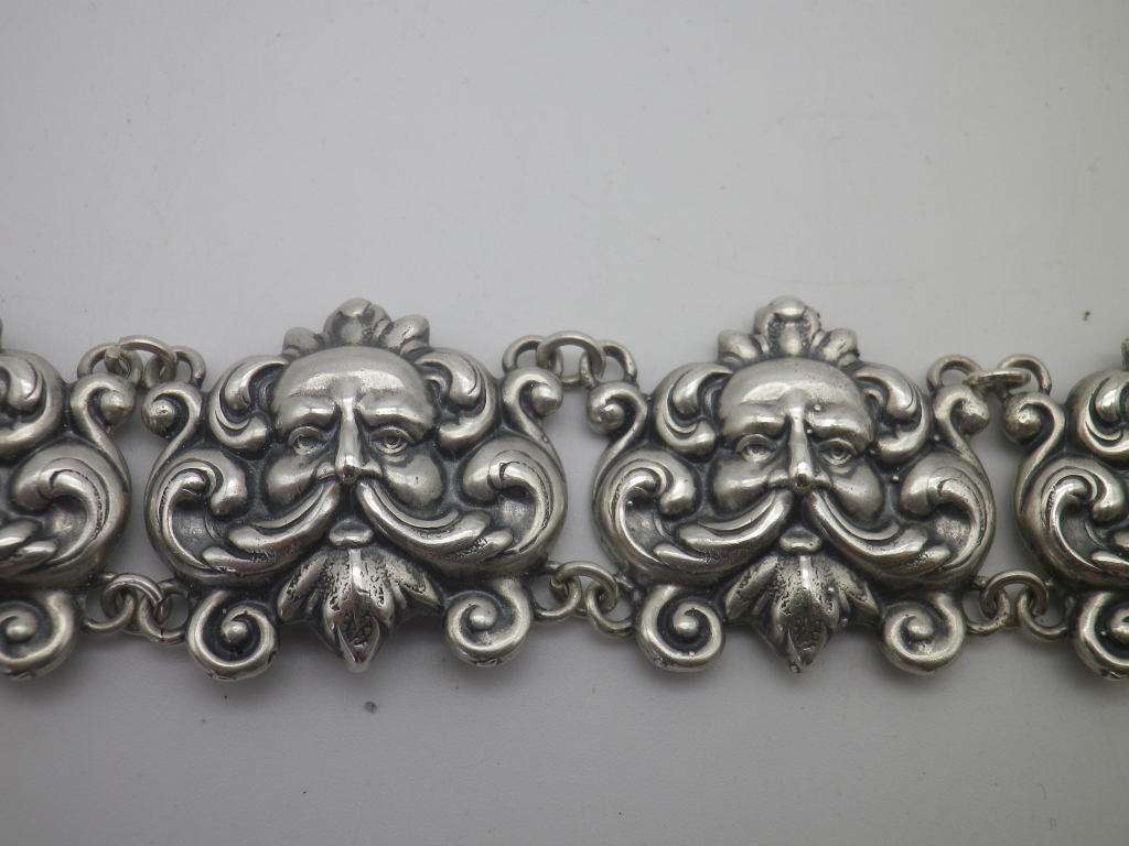 Unusual FIGURAL Vintage Sterling silver Bracelet. Zeus? Poseidon? 8cm long 27g