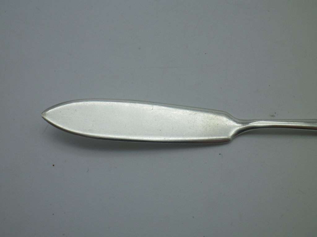 Hallmarked SILVER Pate Knife. Birmingham 1938. Edward Viners. 13g. 12.5 cm