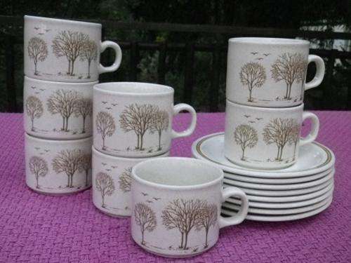 Set of EIGHT CHARMING Vintage  CHURCHILL, England cups & saucers. Excellent condition