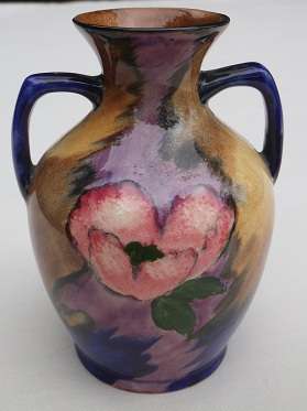 BEAUTIFUL DAINTY H & K TUNSTALL VASE (no2)