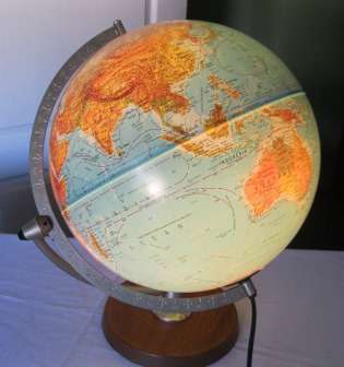 VINTAGE WORLD GLOBE THAT LIGHTS UP!!!!! GOOD QUALITY MADE IN DENMARK