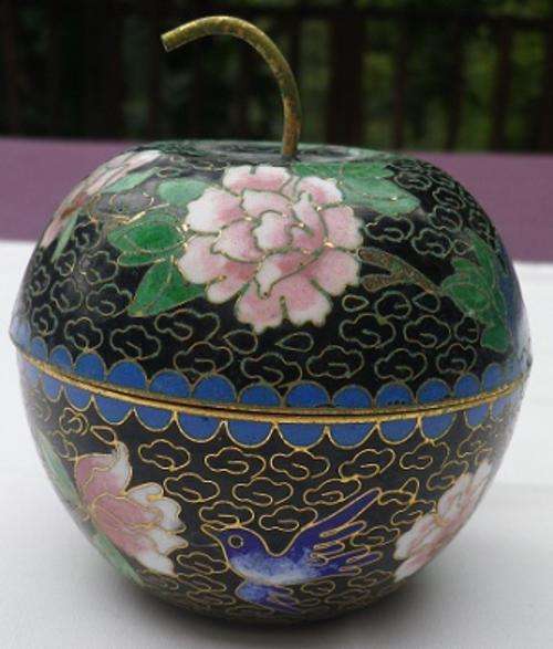Stunning CLOISONNE TRINKET BOX IN SHAPE OF AN APPLE. GORGEOUS BLUE INNER. BIRD & FLOWER DETAIL