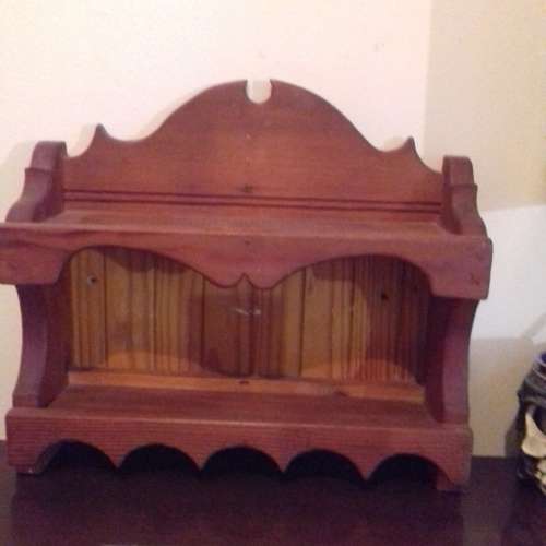 OREGON PINE SHELVES 42 CM BY 34 CM
