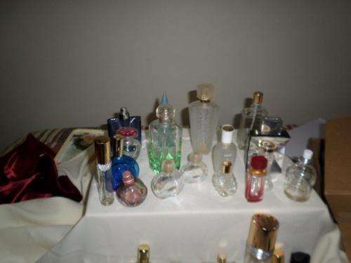 COLLECTION OF 30 PERFUME BOTTLES