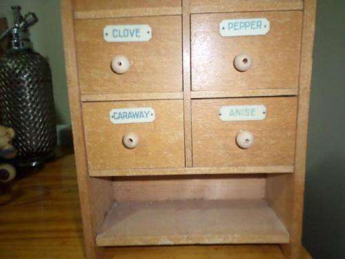 VINTAGE SPICE CABINET 34 X 20 CM FOR LAUREL,CINNAMON,CLOVE,PEPPER,CARAWAY,ANISE