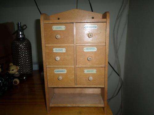 VINTAGE SPICE CABINET 34 X 20 CM FOR LAUREL,CINNAMON,CLOVE,PEPPER,CARAWAY,ANISE