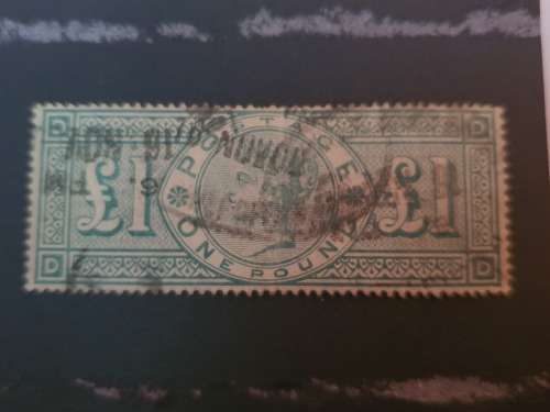 Queen Victoria 1 Pound stamp