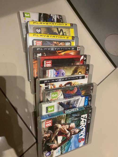 Sony PlayStation 3 slim +10 games and 2 controllers