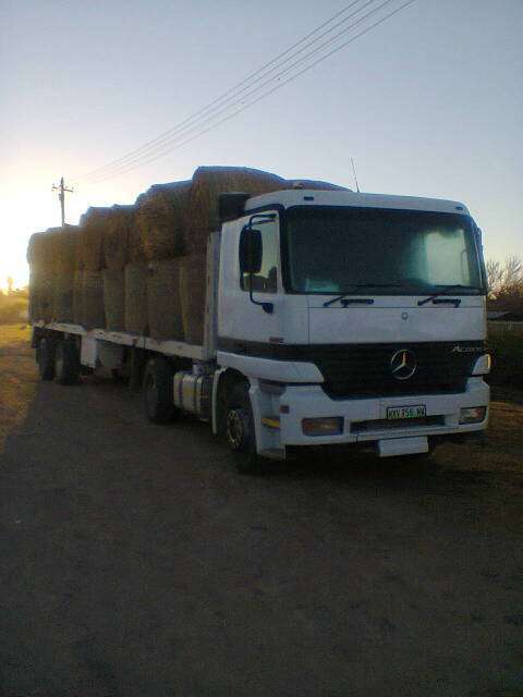 1831 merzedes bens truck with dubbel axle vebody trailer  12 m long