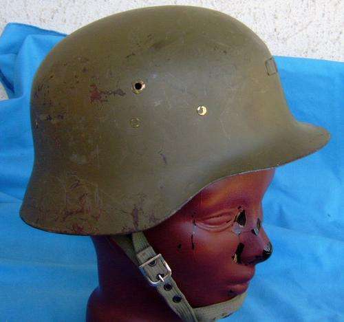 Original Spanish World War II Steel Helmet  M42 (27/28)
