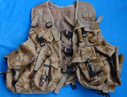 Original UK British desert Camo Tactical Vest size M-L  (8c/53)