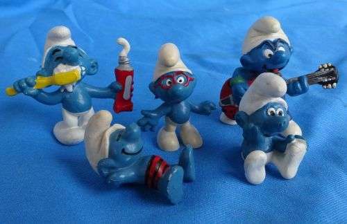 5 different Peyo Schleich Bully Smurfs (8c/42)