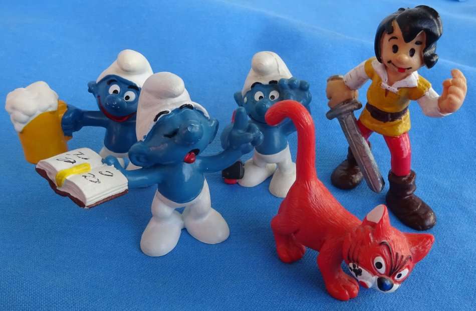 5 different Peyo Schleich Bully Smurfs  (13c/35)