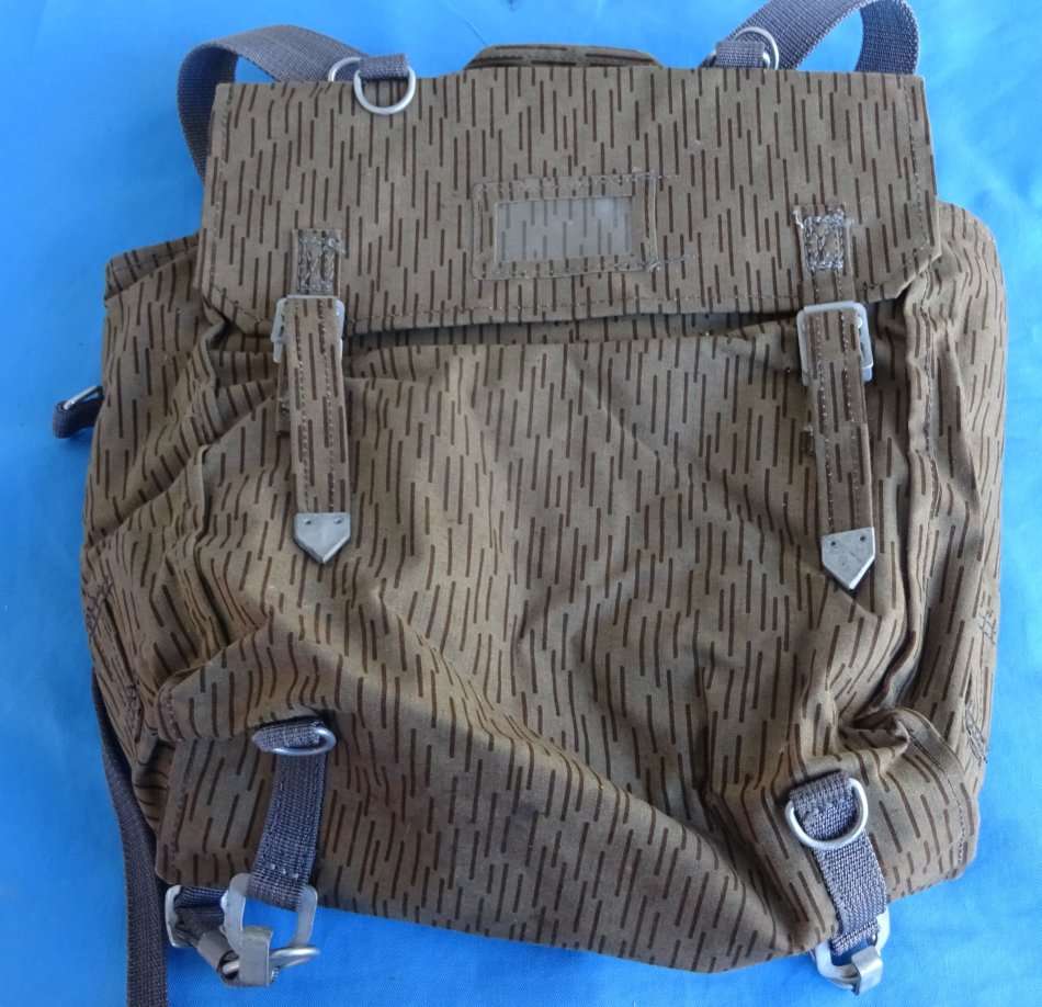 Original east german Army NVA backpack  (13c/25)
