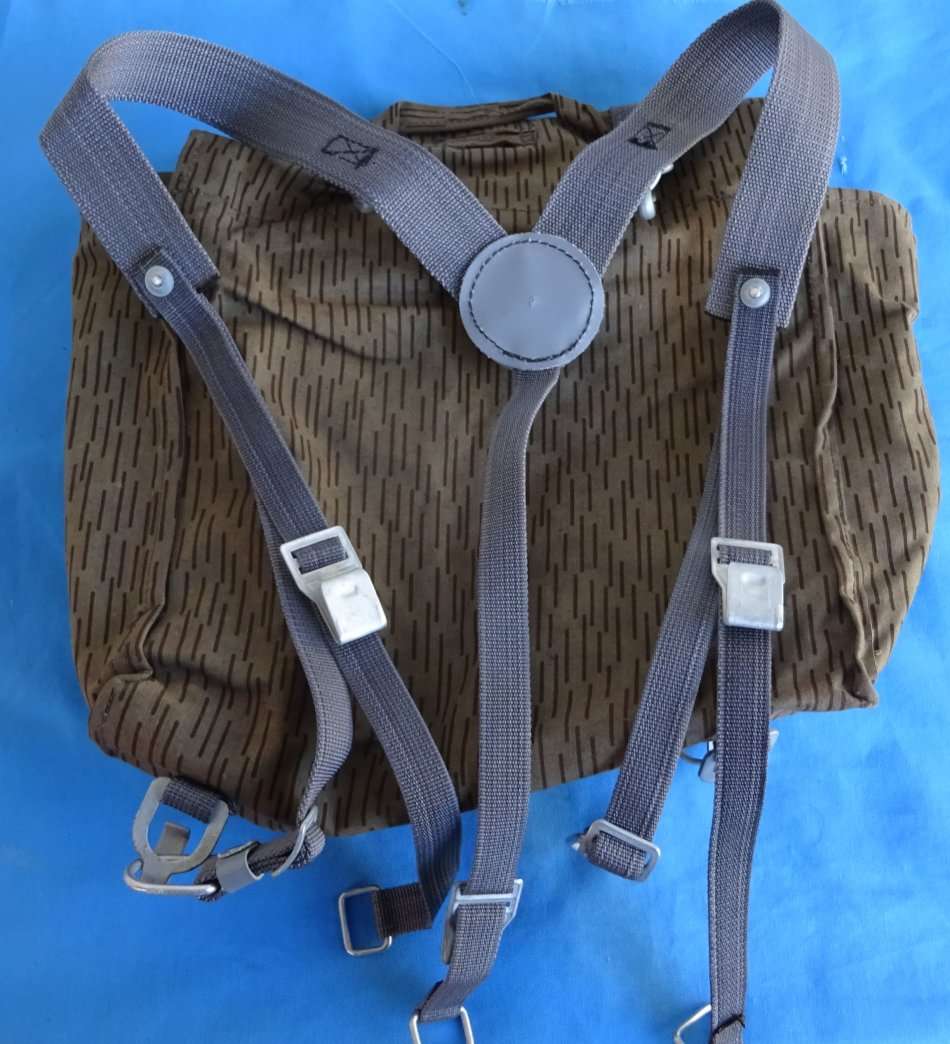 Original east german Army NVA backpack  (13c/25)