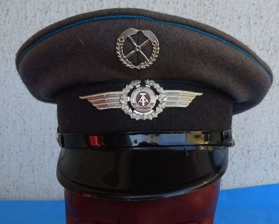Original east German Army NVA Airforce Cap (D3/29)