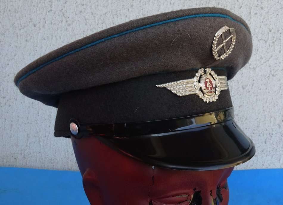 Original east German Army NVA Airforce Cap (D3/29)