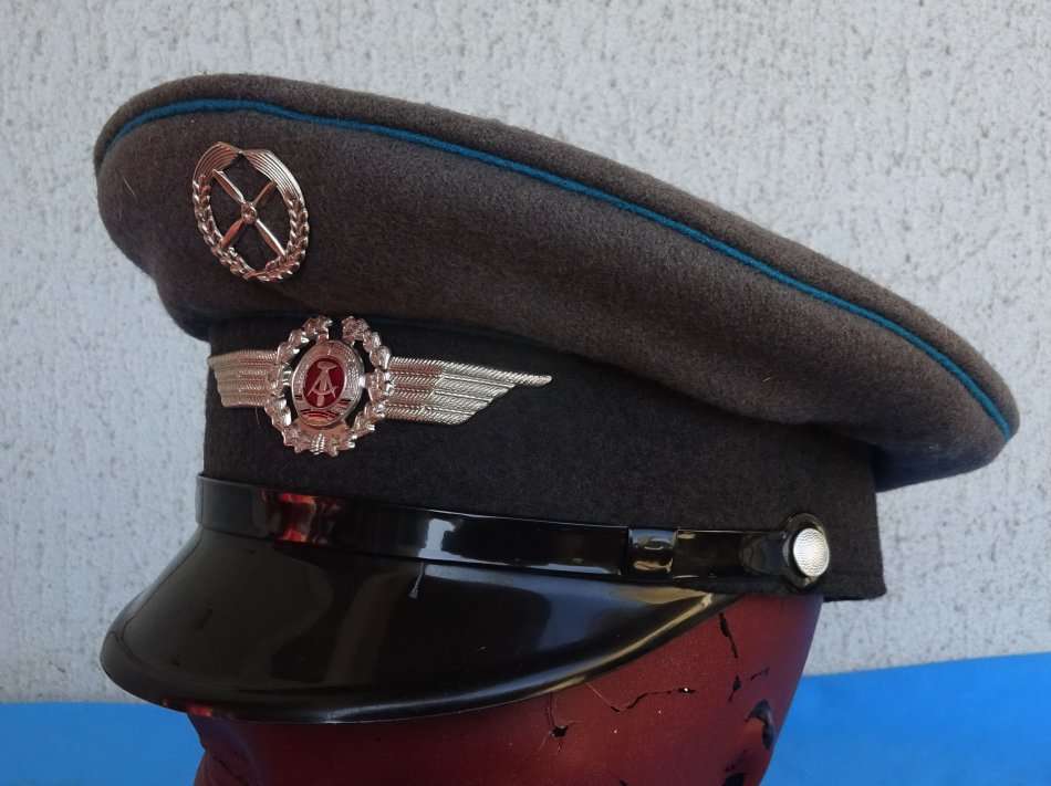 Original east German Army NVA Airforce Cap (D3/29)