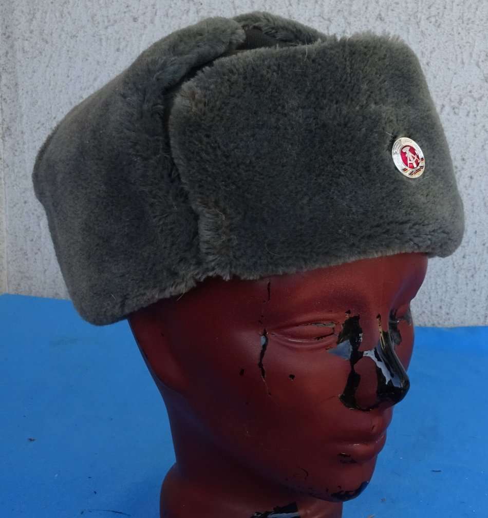 Original east German Army NVA winter Cap size 54 - 55 (D3/27)