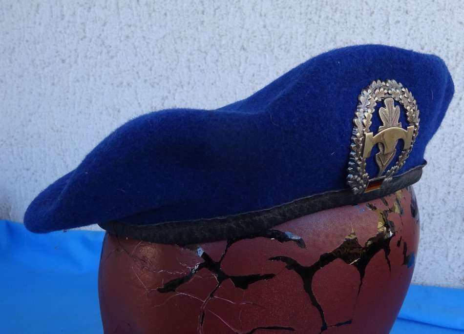 Original German Army Bundeswehr Sappers Beret size 57 (D4/39)
