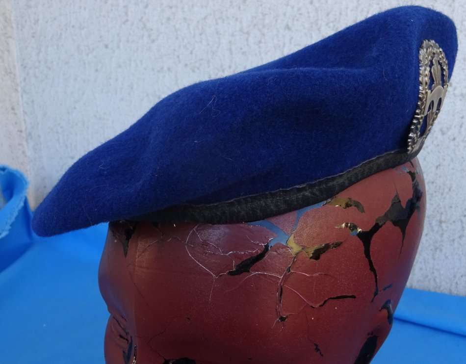 Original German Army Bundeswehr Sappers Beret size 57 (D4/39)