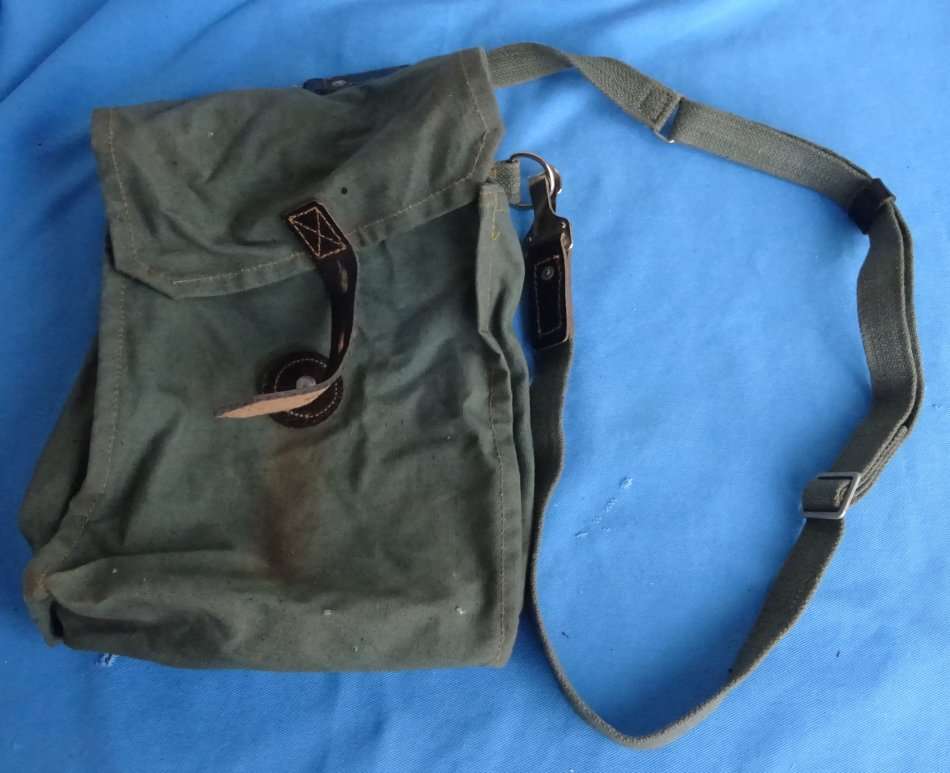 Original east German Army NVA Gas Mask Bag first model 1960 (T/26)