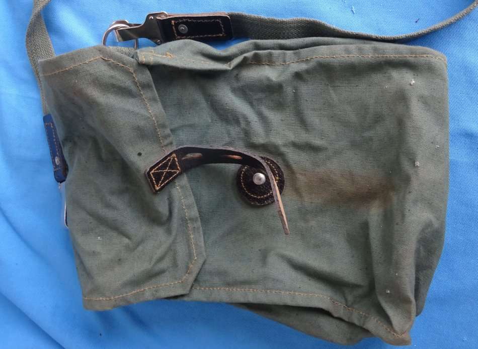 Original east German Army NVA Gas Mask Bag first model 1960 (T/26)