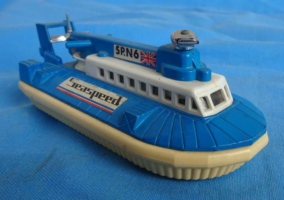 Matchbox Super Kings K-22 S.R.N.6 Hovercraft 1974  (T/13)