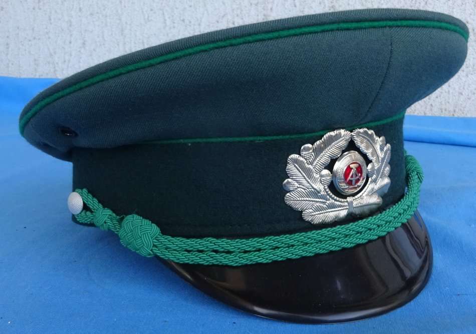Original east German Army  MdI NVA Cap size 57  (D4/9)