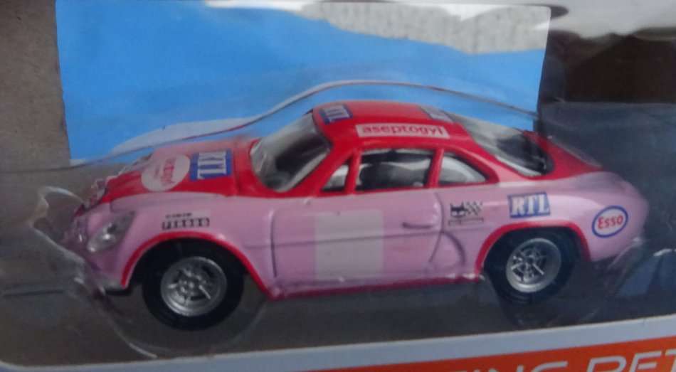 3 Norev Die Cast Cars Renault Alpine Dacia Duster Citroen (T/28)