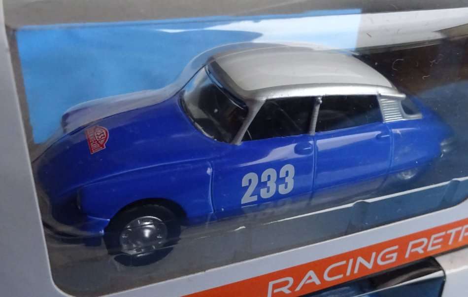 3 Norev Die Cast Cars Renault Alpine Dacia Duster Citroen (T/28)