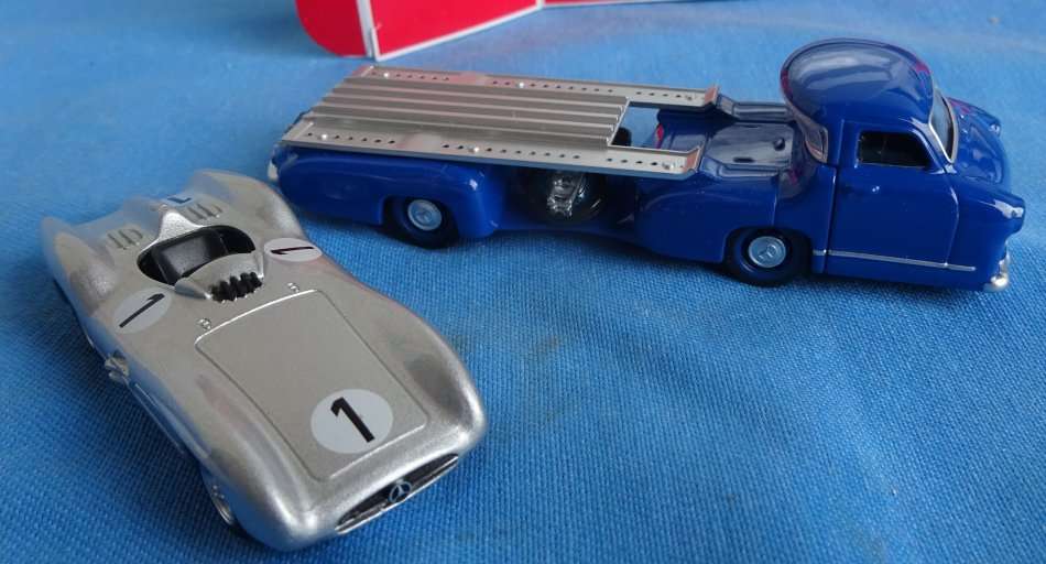 Norev Mercedes Benz Transporter Das Blaue Wunder and 300 SL (T/15)