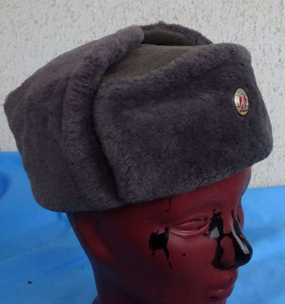 Original east German Army NVA winter Cap size 57 (T/7)