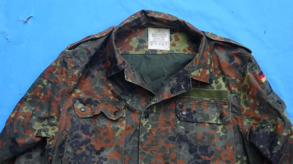 Original German Army Bundeswehr camo Shirt size XL (BW size 15) (D4/1)