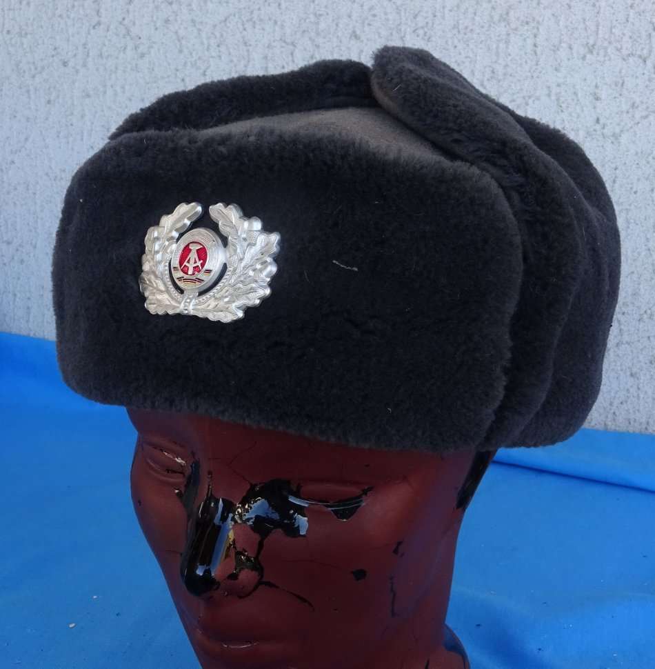Original east German Army NVA Officer winter Cap size 58 (D4/37)