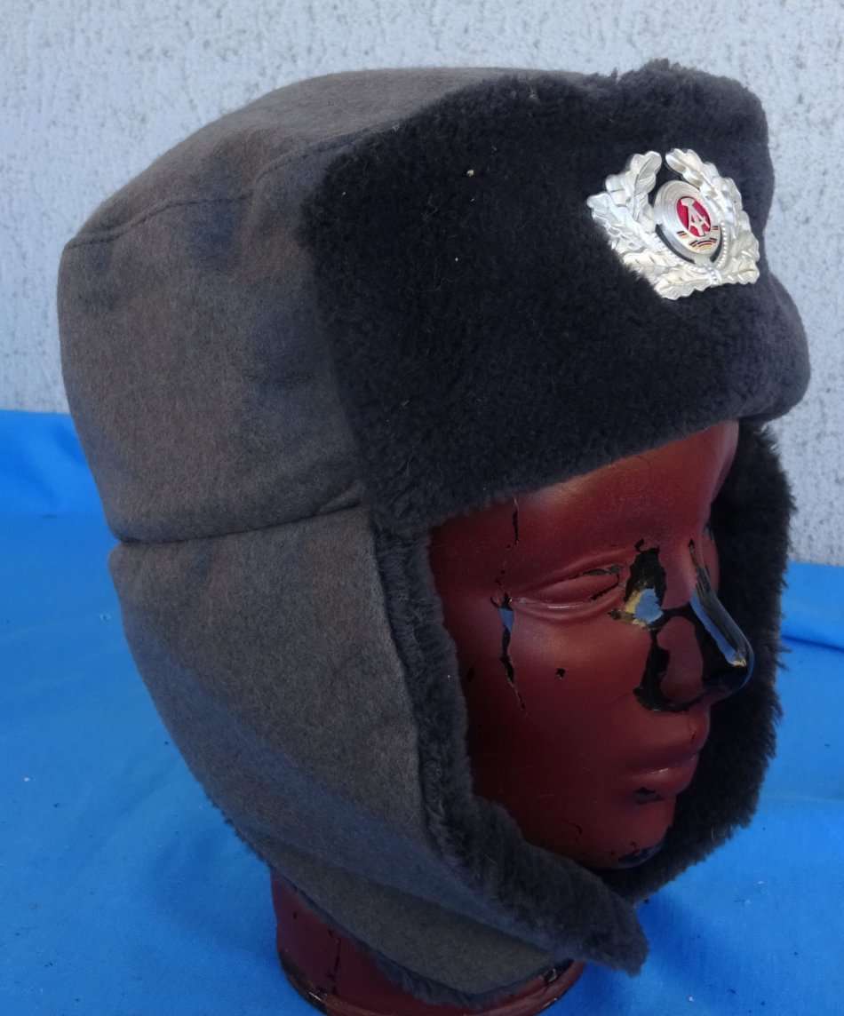 Original east German Army NVA Officer winter Cap size 58 (D4/37)