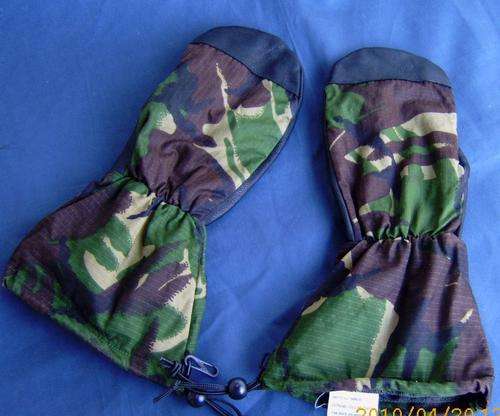 Genuine UK camo Glove Size L (0B69)