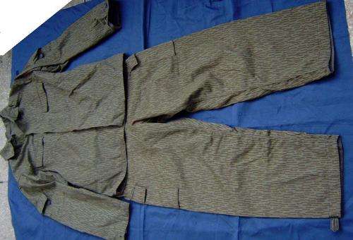 East German Army NVA Uniform Jacket and Trousers size S (0G01)