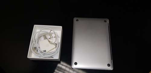 MACBOOK PRO 13" MID 2017 - A1708 *** NOT WORKING - SOLD FOR SPARES***