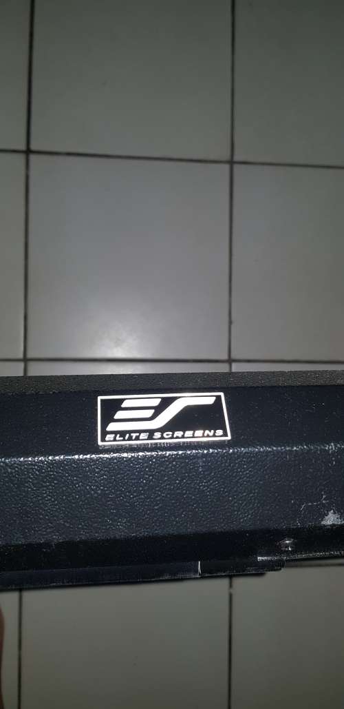 HOME CINEMA COMBO - ELITE 106 INCH MOTORIZED PROJECTOR SCREEN   EPSON WIDESCREEN PROJECTOR